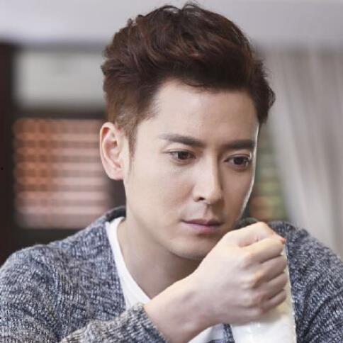 韩栋个人资料图片,影视界多面手，魅力与才华并存的实力派演员