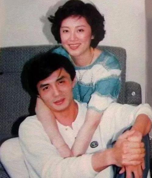 90年代明星老照片,90年代明星老照片里的青春记忆