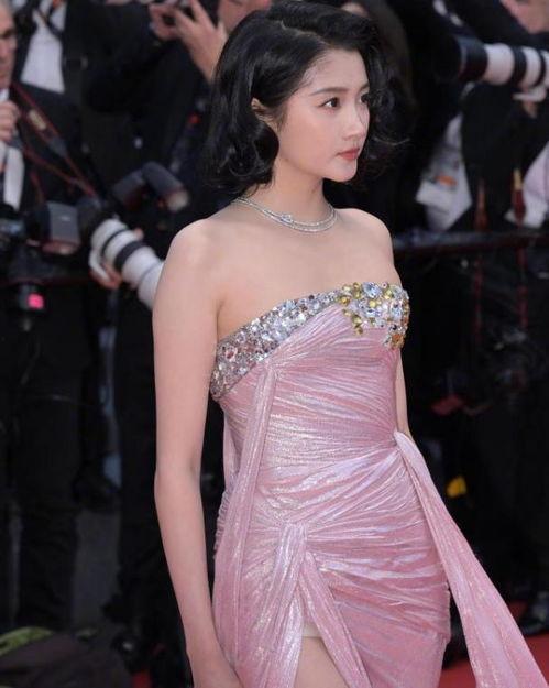 戛纳走秀网红,闪耀星光下的时尚新势力