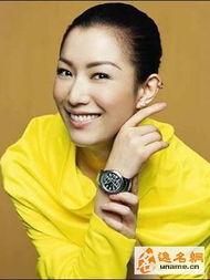 郑秀文个人资料简介,天后之路，从香港歌坛到国际舞台的璀璨星光